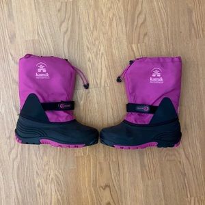 Kamik waterproof snow boots size 4